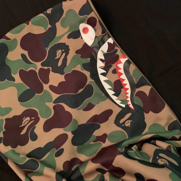 Bape x Adidas Shark Hoodie Limited Edition - Picture 7 of 8
